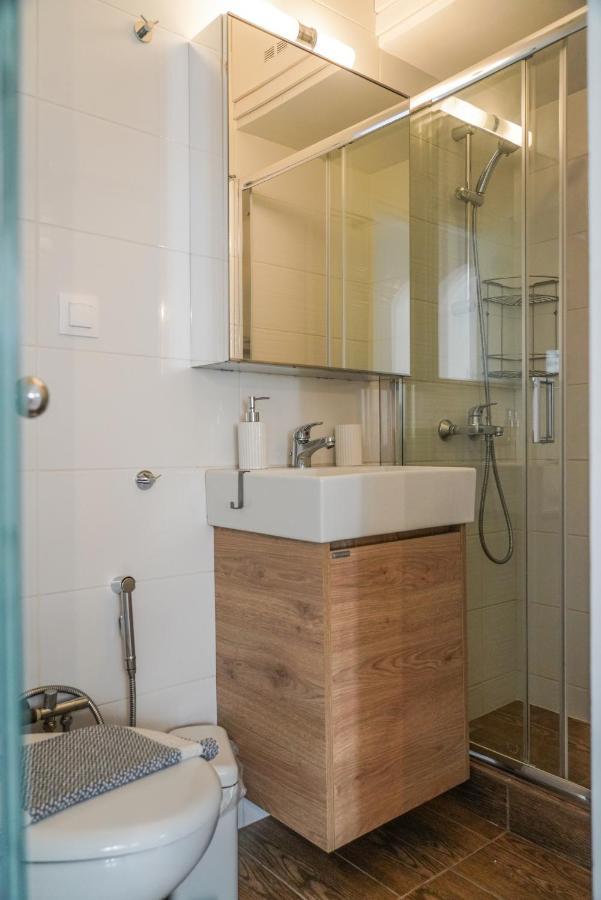 Breeze One Bedroom Apartment By Blupine Athen Eksteriør billede